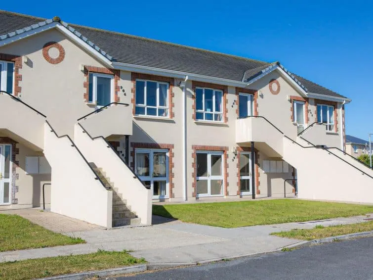 Image blog Exploring the History of Kilkee, CE, Ireland: Landmarks and Stories