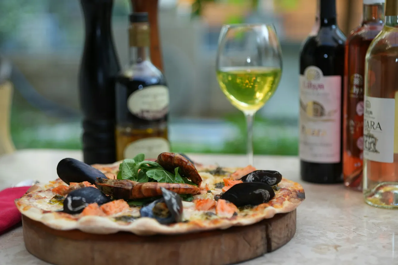 Image blog Exploring the World's Best Food and Wine Destinations with Search and Stay