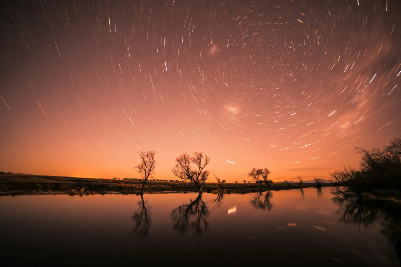 Image blog Capturing the Cosmos: A Beginner's Guide to Night Sky Photography and Where to Stay
